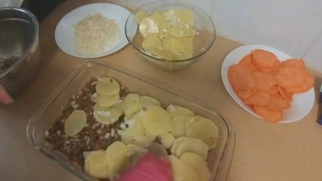 Безумно вкусное,сочное мясо по французски(картофель с мясом под вкусной шубой) смотреть онлайн