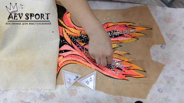 49. Как приклеить стразы горячей фиксации утюгом на купальник для гимнастики смотреть онлайн