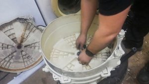 Замена подшипника на стиральной машинке indesit