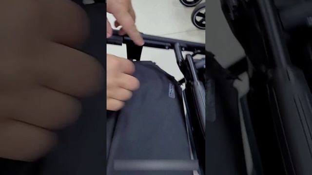 Как снять корзину в коляске Carrello Bravo смотреть онлайн