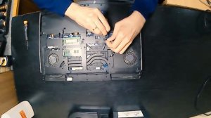 Разборка и чистка DELL Alienware 17 R4