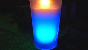 Свеча, меняющая цвет