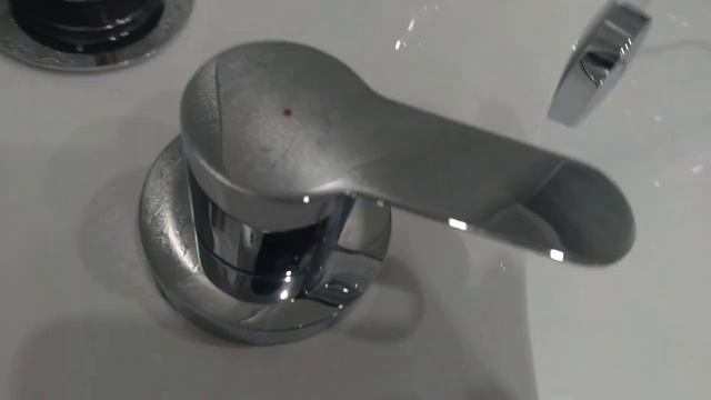 Показываю состояние сантехники от фирмы Grohe после одного года эксплуатации смотреть онлайн