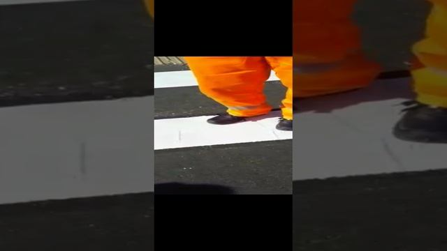 Нанесение дорожной разметки на новый асфальт и почему же этого делать нельзя!