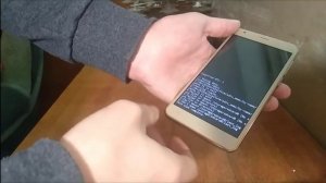 Смартфон DEXP ES355 висит на логотипе.Решение-легко и просто.