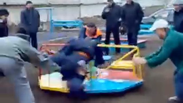 тест драйв детской карусели.mp4 смотреть онлайн