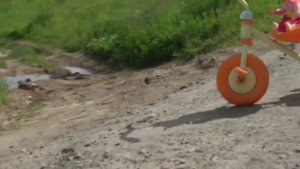 Куклы Пупсики Беби Элайв Малышку укусил жук Видео с куклами для девочек Baby Alive