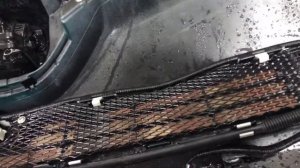 Toyota RAV4 установка сетки декоративно защитной в бампер. Подстраховка от пробоя радиатора