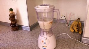 ГОТОВИМ ОСВЕЖАЮЩИЙ СМУЗИ С БАНАНОМ. ПРОСТО НЕЗАМЕНИМ В ЖАРУ