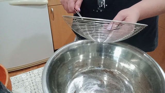 Как я просеиваю грунт для цветов. #цветывдоме  #глоксинии  #ЮлияМанькова