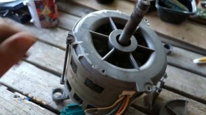 На газонокосилку Rotak 32 , мотор от стиралки.