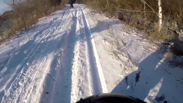ВЫПАЛО МНОГО СНЕГА/ЗАСТРЯЛИ НА СКУТЕРЕ С ДРУГОМ/ДРИФТ ПО СНЕГУ смотреть онлайн