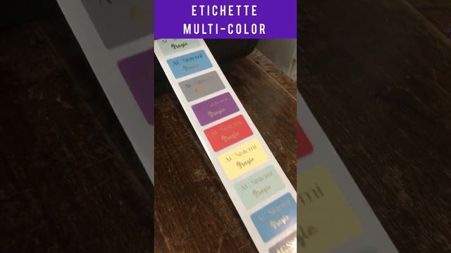 Etichette multi-color e nastri in raso personalizzati: stampa in autonomia