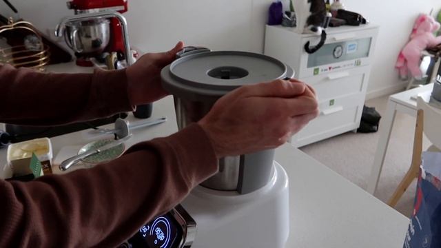 Cheesymite Scrolls Recipe | Thermocook Pro M| Dough Kneading Function смотреть онлайн