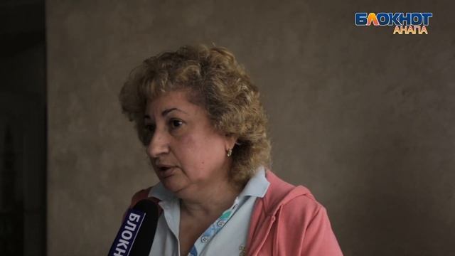 Трупы птиц, полметра голубиного помёта и протекающий потолок портят жизнь анапчанке смотреть онлайн