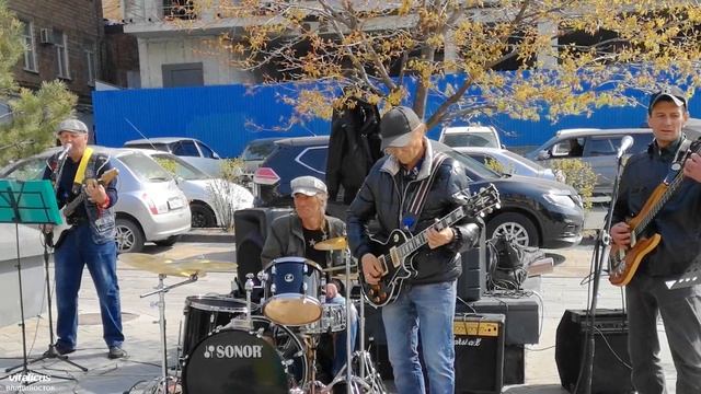 Уличные музыканты, Сектор Газа - Колхозный панк, Владивосток.
