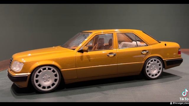 Modell 1:18 Mercedes Benz W124 400e von MIB смотреть онлайн