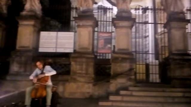 Вечерний Краков виолончель. Музыкант и исполнитель Andy Grabowski. Костёл Святых Петра и Павла смотреть онлайн