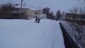 Мост а внизу речка а дальше алея влюблённых 39 видео .