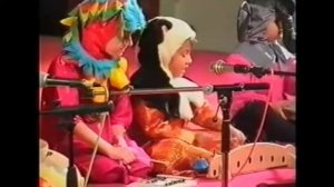 Children's performance on Sahasrara Puja 2001