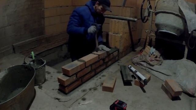 Brick staircase outline. Кирпичный контур лестницы. Свой дом. смотреть онлайн