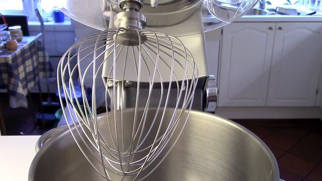 Супер-клубничный чизкейк без выпекания (Jordbær ostekake) смотреть онлайн