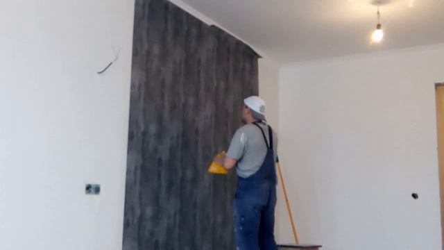 Поклейка обоев без окончания)))дальше будет смотреть онлайн