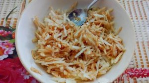 Жареные пирожки с яблоками на сковороде