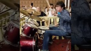 Шабан рвёт барабаны.