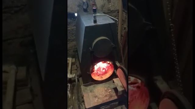 Диво Изуран работает на угле!