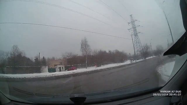 Отрабатываем разгон и снижение скорости перед поворотом.
