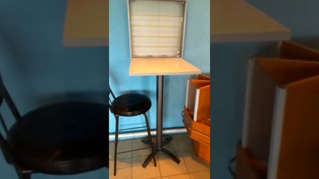 Стеллаж с хром-трубами и нижней тумбой, цв. ЛДСП - Серый, 2300х900х350. смотреть онлайн