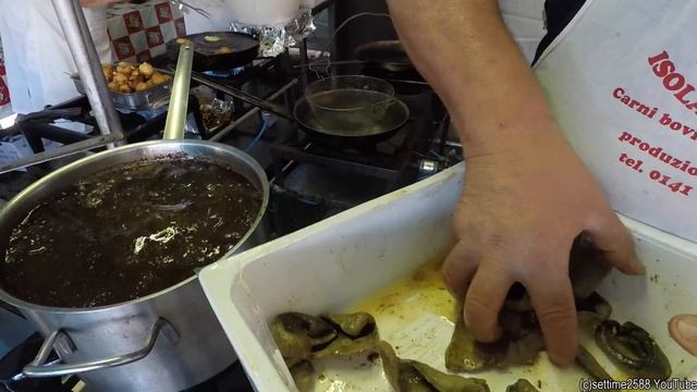 Italy Street Food. Angus, Tenderloin Beef, Pork Skewers, Sausages and More Food смотреть онлайн