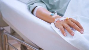 Жена бросила троих детей на больного мужа испугавшись трудности