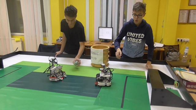 Авнономный футбол роботов. Феникс. смотреть онлайн