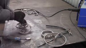 Что можно сделать из полнотелого квадрата и проволоки!