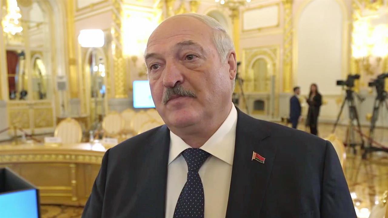 Президент Белоруссии Александр Лукашенко дал корреспонденту Первого канала эксклюзивное интервью