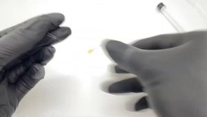 Как собрать лассо из шприца и проволоки для извлечения фрагментов инструментов из корневых каналов.