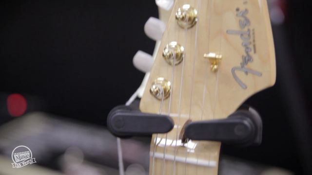 Fender 60th Anniversary Stratocasters смотреть онлайн