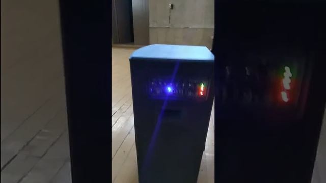 Активная колонка Hyundai со встроенным аккумулятором и радиомикрофонами смотреть онлайн