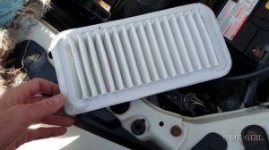 Toyota ist - air filter change (engine)