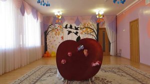 Музыкальная сценка "Веселые червячки", подготовительная группа