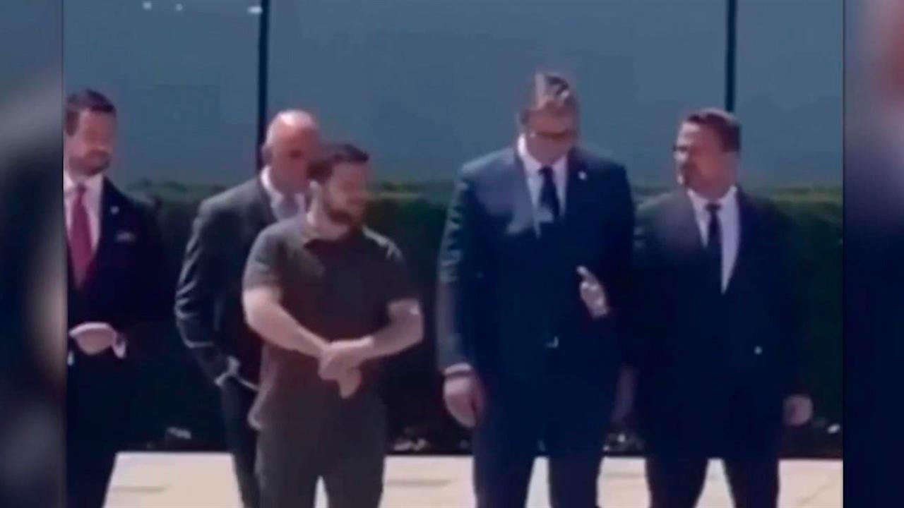 Премьер-министр Люксембурга жестом велел Зеленскому замолчать