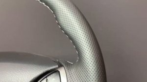 Перетяжка руля автомобиля Hyundai i30 в гладкую экокожу Наппа с псевдоперфорацией