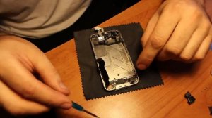 Разборка-сборка iPhone 4s, замена дисплея (desmontar el teléfono móvil iPhone 4S)