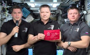 Космонавты обратились к россиянам с борта МКС / События на ТВЦ