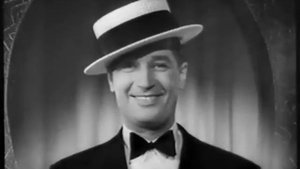 Maurice Chevalier chante "Valentine" sur scène - 1935