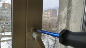 Замена ручки пластикового окна.