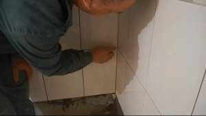 Укладка плитки НА УГЛАХ
