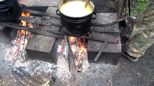 Как воспламеняется воск. As flammable wax смотреть онлайн